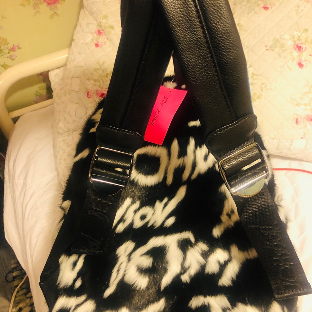 Backpack - Picture 4 of 4